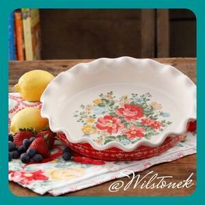 The Pioneer Woman Vintage Floral 9 inch pie plate, baking dish